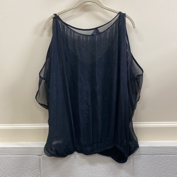 Bebe women’s size XS sequined cold shoulder blouse top - Picture 5 of 6